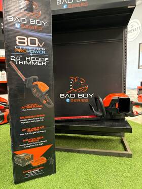088-7661-00 Bad Boy 80v 24 Inch Cordless Hedge Trimmer With Charger And Battery