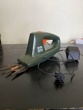 Gs300 Black Decker 028872033308 And 3.6v Cordless Grass Shears Untested For Parts