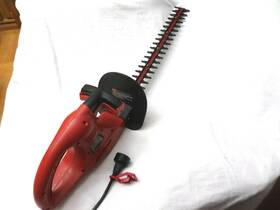172.799570 Craftsman 22-inch Corded Electric Bushwacher Hedge Trimmer By 3.2 Amp