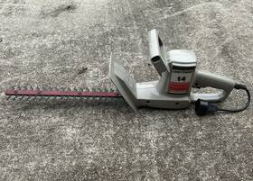 315.796610 Craftsman Sears Bushwacker Electric 14 Inch Hedge Trimmer Vintage Works Great