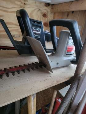 Cmehts8022 Craftsman 2 Used 20 / 18 Inch Powersaw Hedge Trimmer See Pics