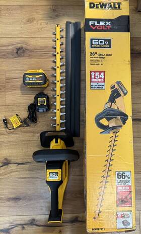 Dcht870t1 Dewalt 60v Flexvolt 26 Inch Brushless Hedge Trimmer Kit With 6ah Fv Battery
