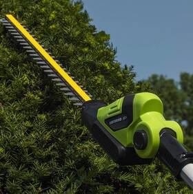013858 Earthwise Cordless Hedge Trimmer Pole Electric Battery Hedger Shrub Yard Fast Charge 20v