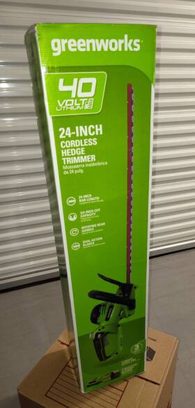 Greenworks 841821050573 40v Cordless 24-inch Hedge Trimmer Dual Action Blades Battery Charger