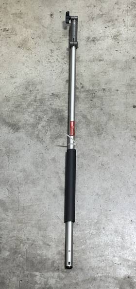 49-16-2721 Milwaekee 799662221693 Milwaukee 3 Ft. Attachment Extension M18 Fuel Quik-lok Used