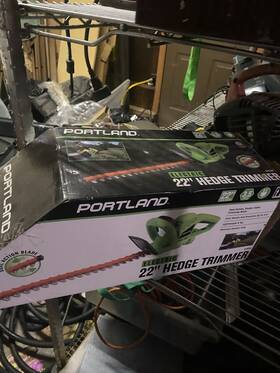 62239 Portland 22 Inch Corded Electric Hedge Trimmer Dual-action Blades Lightweight Grip