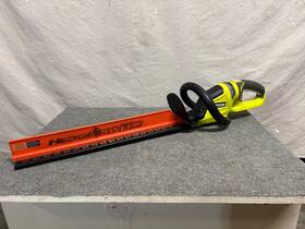 Ry2606btl Ryobi One 18v 22 Inch Cordless Battery Hedge Trimmer Tool Only