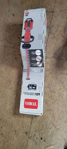 51841 Toro 24 Inch Cordless Hedge Trimmer Fs