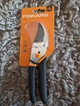 Fiskars 7943 Bypass Pruner 5 /8" Cut Capcity - Buy Today Great Gift Idea!. Fixed Price $12.99.