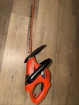Black & Decker HT20 20-INCH Corded Electric Hedge Trimmer Lightweight. Fixed Price $42.95.
