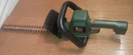 Black & Decker Auto Stop 18" Electric Hedge And Bush Trimmer HT400. Fixed Price $39.00.